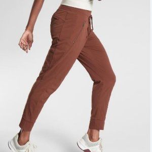 Athleta Trekkie North Jogger 6R